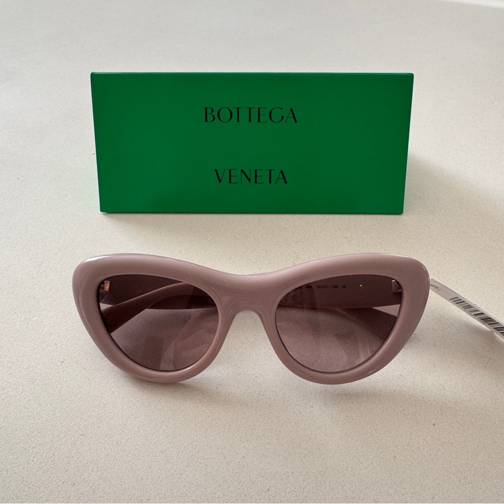 NWT Bottega Veneta Curvy Cat Eye Sunglasses, 54mm Pink BV1282S